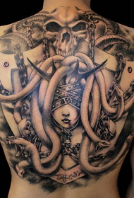 Atgal stilingas kietas „Medusa“ tatuiruotės raštas