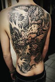 Plin de vechi model de tatuaj dragon mare rău dominator tradițional