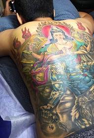 Murni warna pinuh ku tattoo Guanyin totem