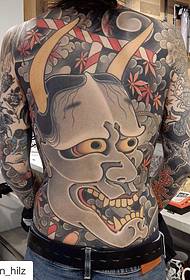 Yakazara-yakadzoserwa tattoo maitiro