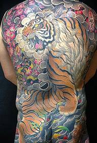 完全なバック古い伝統的な大きな虎のタトゥーパターン