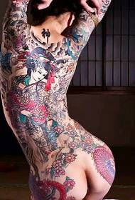 Pilnas senovinio grožio tatuiruotės modelis yra labai žavus