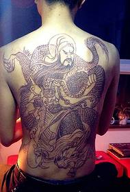 Bonito tatuaje de Guan Gong que cobre toda a parte traseira