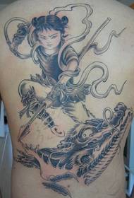 Moun nan pèsonalite tounen kote kondwi dragon modèl tatoo