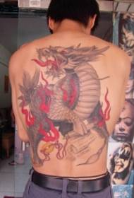 Fant vzorec lahkega enoroga s hrbtnim vzorcem tetovaže