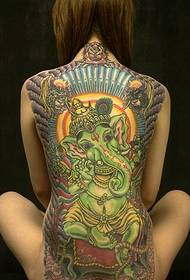 Studentessa piena di tatuaggi colorati dio elefante