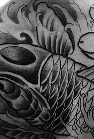 Model de tatuaj de calmar mare, alb-negru, cu spatele complet