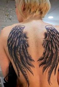 Полный образец татуировки крыльев назад