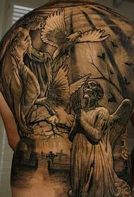 Европейски и американски типични снимки на татуировки с пълен гръб