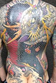 Teljes hátsó klasszikus hűvös színes sárkány tetoválás