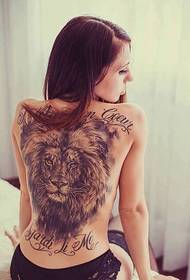 Gadis geulis kalayan tato singa domineering