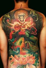 Potpuna slika tetovaže u boji leđa