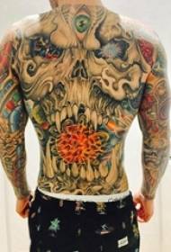 Úplné zadné tetovanie vzor mužské zadné plné zadné tetovanie vzor
