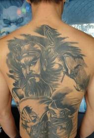 Tatuagem de sino cinza preto nas costas masculina