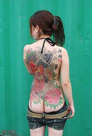 Pilns muguras sarkanā melnā kalmāra tetovējuma modelis