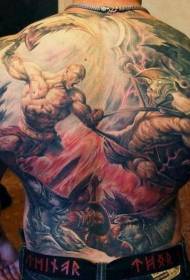 Plecy dwóch wojowników w krwawym wzorze tatuażu w pojedynku