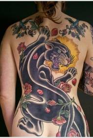 Grande pantera e tatuaggio rosa sul retro