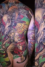 Modello di tatuaggio classico con retro fiore dipinto