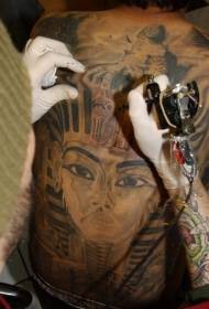 Buong likod ng pattern ng larawan ng pharaoh na larawan ng tattoo ng pharaoh