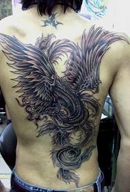 Tatuaggio fenice ad apertura alare di grandi dimensioni