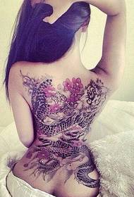Úplné zadní tetování draka