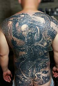 Visas nugaros totemo tatuiruotės tatuiruotė yra labai laukinė ir dominuojanti