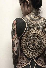 The girl's full back cover van Gogh tattoo pattern is full of personality
