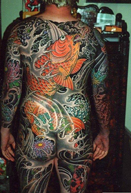 Volledige rug inkvis tattoo patroon