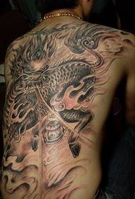 Tatuaggio unicorno bestia feroce