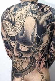 Jongens terug zwart grijs schets punt doorn truc dominant groot gebied volledige rug Japanse gangster tattoo foto's