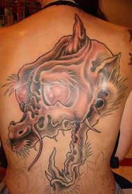 Модел на тетоважа на грбот на тапа