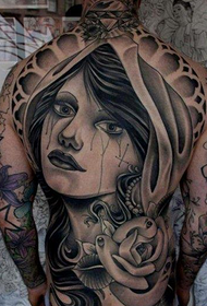 Gumagana ang Western full-back female tattoo