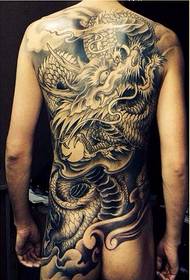 Teljes hátú sárkány totem tetoválás
