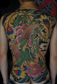 Güzel görünümlü tam arka renkli phoenix dövme resimleri