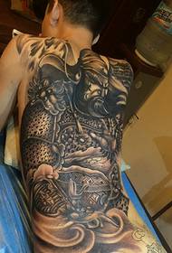 Voll mat klassesche praktesche praktesche Guan Gong Tattoo Muster