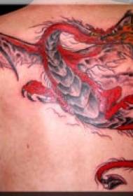 Buong kulay na lumilipad na pattern ng tattoo ng dragon