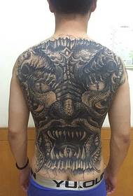 Full back hitam dan putih gaya Jepang pola tato prajna besar