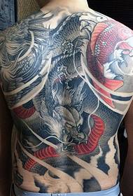 Man domineering cikakken baya dragon tattoo tsarin