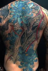 Patró clàssic de tatuatge de crisantem blau a l'esquena completa