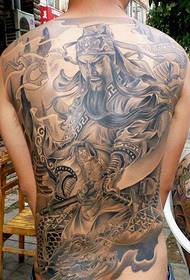 Pilns klasiskā, glītā un glītā Guan Gong tetovējuma paraugs