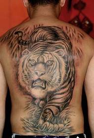 Повна спина татуювання великого тигра
