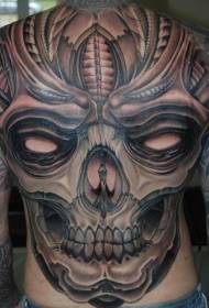 Жуткая татуировка гигантского черепа на спине