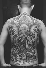 Traditionele klassieke olifant god volledige rug tattoo