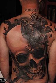 Volledige rug kraai tattoo patroon