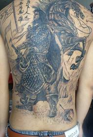 Tatuaggio totem bianco e nero con terzino