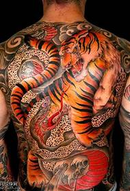 Patrón de tatuaxe de tigre traseiro completo