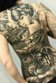 Гејша со целосен грб со шема на тетоважа на тигар
