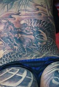 Perdita laterale dominante del modello del tatuaggio del drago diabolico classico a schiena piena