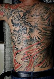 Plnohodnotné osobnostné tetovanie draka