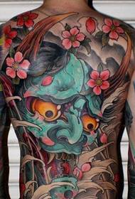 Prepotente classico pieno di tatuaggio prajna